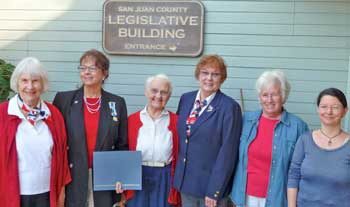 Members of SJIs Chapter of the Daughters of the American Revolution