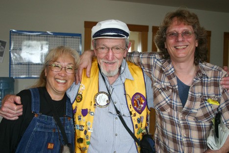 Eugene Register-Guard printers Linda and Richard Gould meet Journal columnist and advertising representative Howard Schonberger