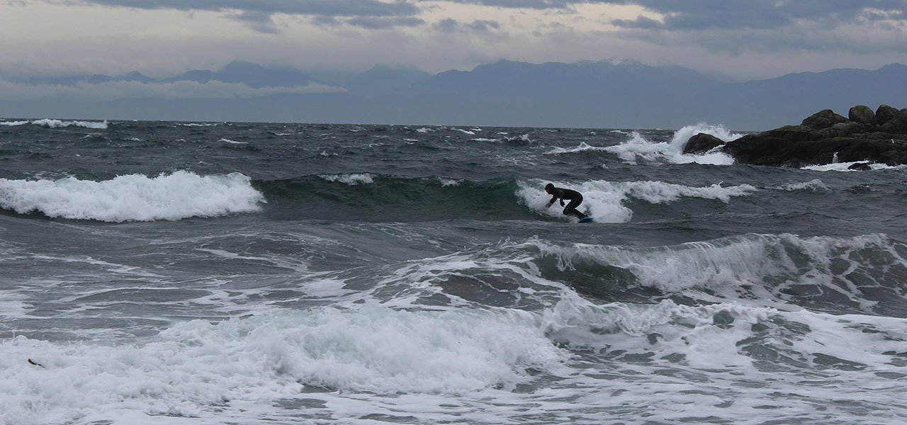 Photo of the Day | Surfing at Eagle Cove