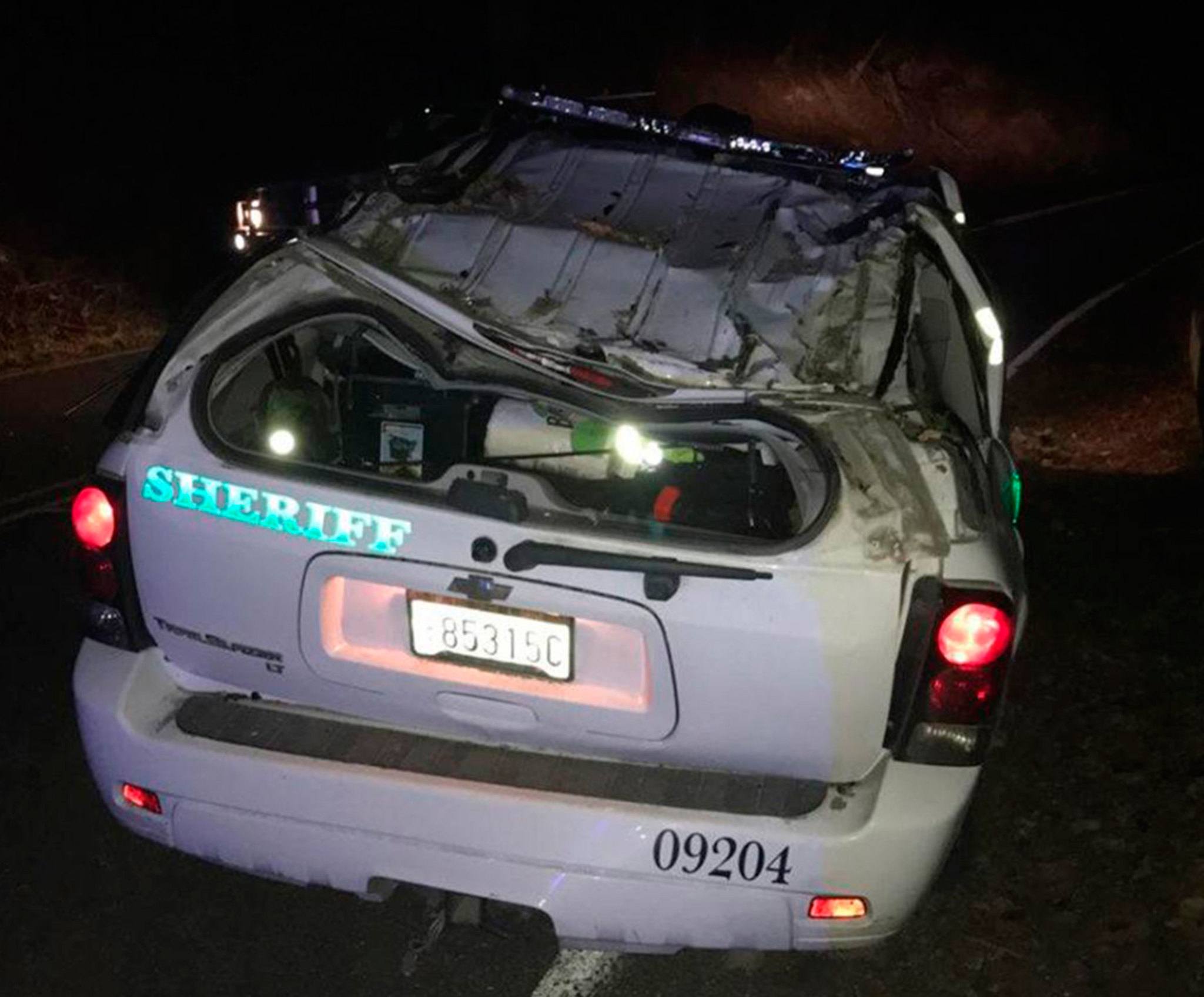 Tree falls on Orcas deputy’s car