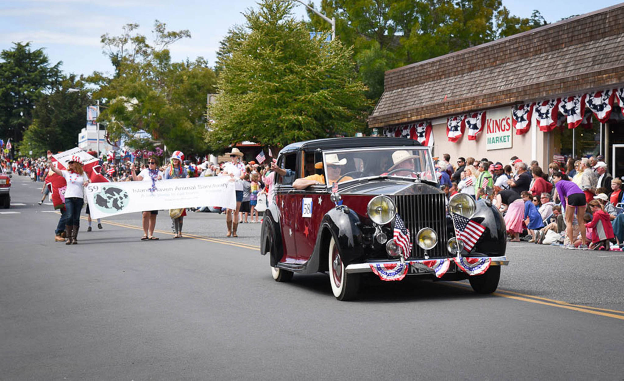 Apply to be in the Town of Friday Harbor’s Fourth of July parade