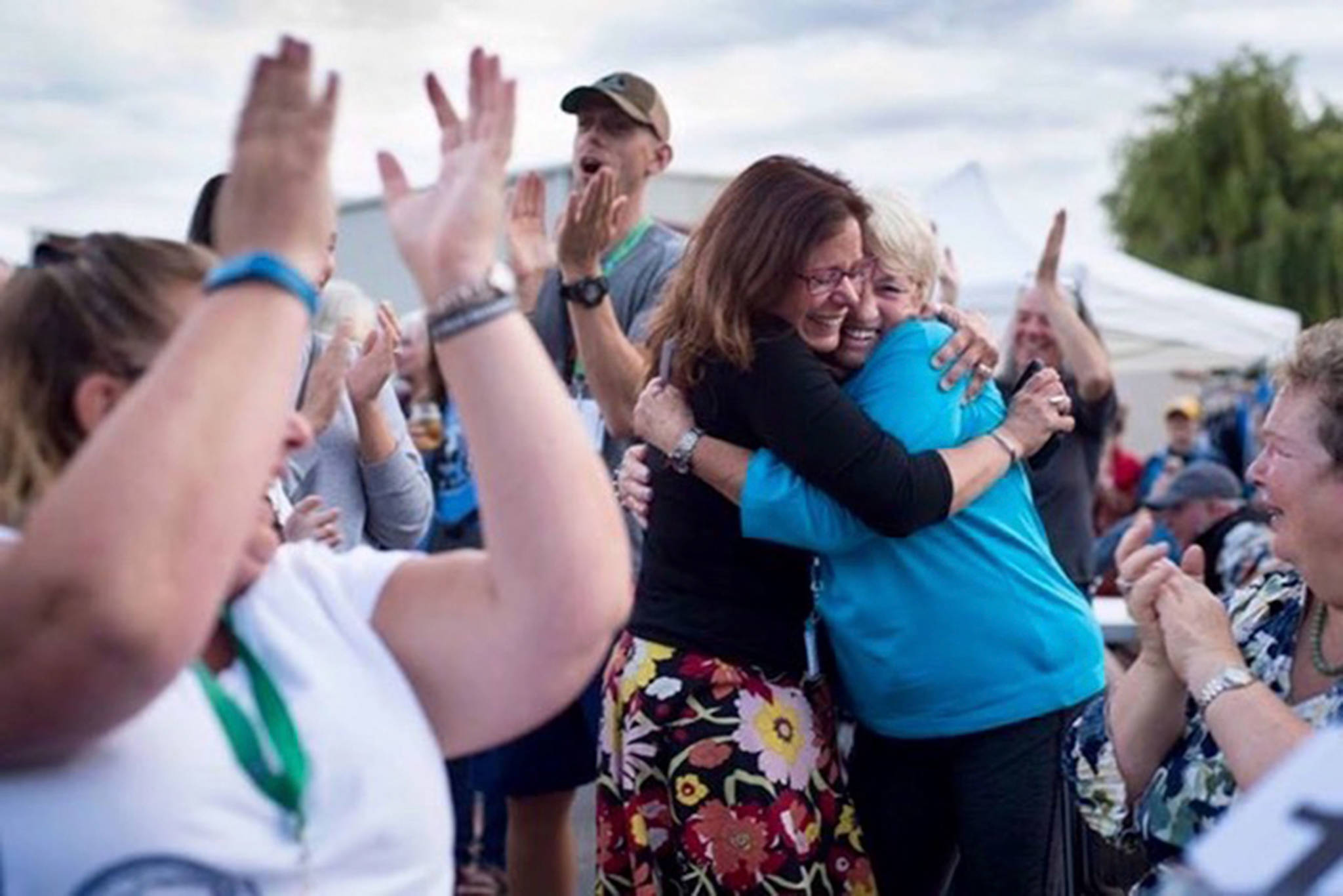 Community spreads aWHALEness for the Center for Whale Research