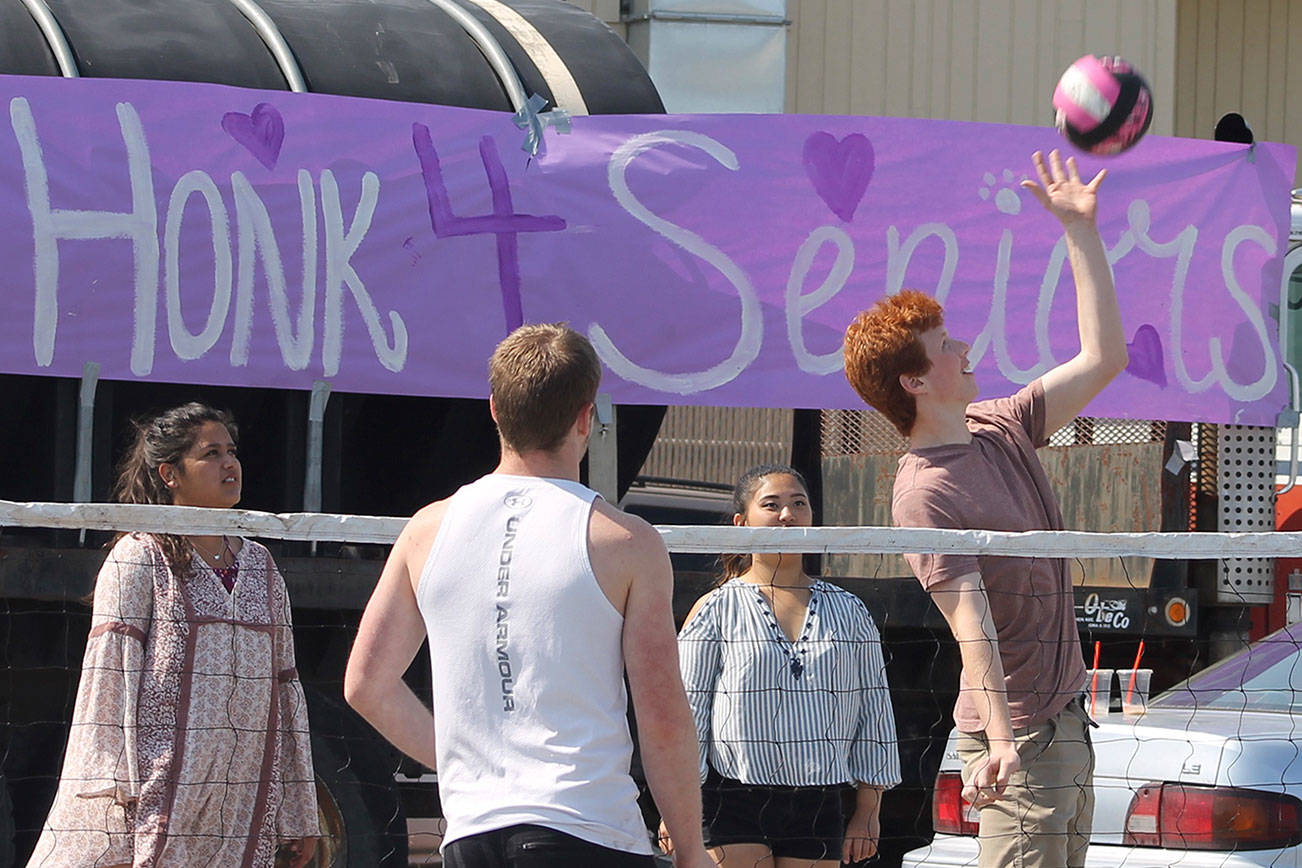 Friday Harbor seniors gather for final days of high school | Photos