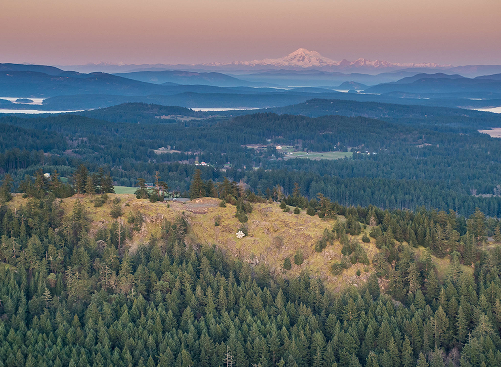 Volunteer to build Mount Grant trails