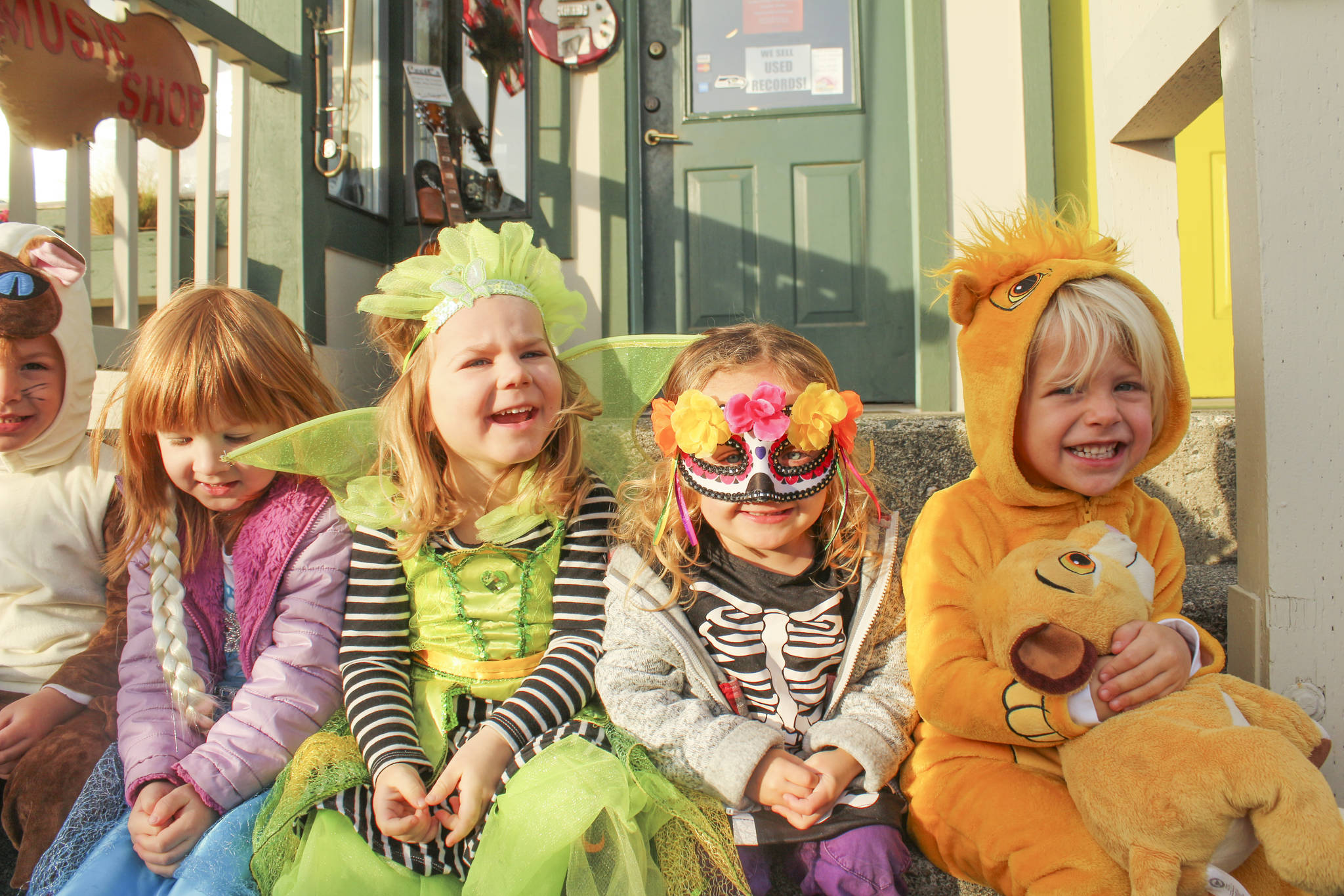 Children haunt the streets of Friday Harbor | Gallery