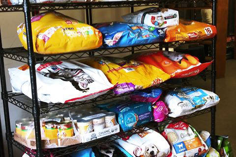 Community rallies for Pet Pantry